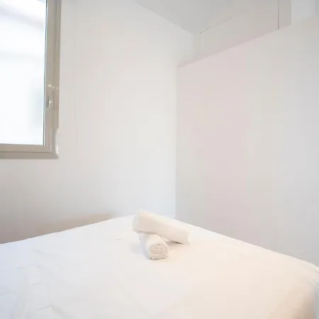 Bcnstop Sant Pau Apartmanhotel 4*